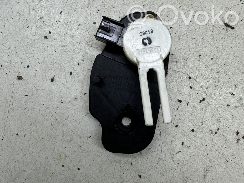 Opel Meriva B Clutch pedal sensor 