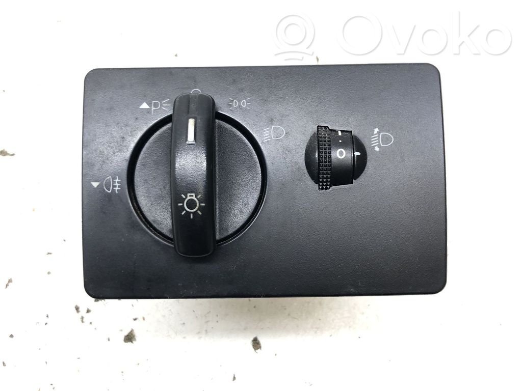 Lukturu slēdzis   4M5T13A024EA