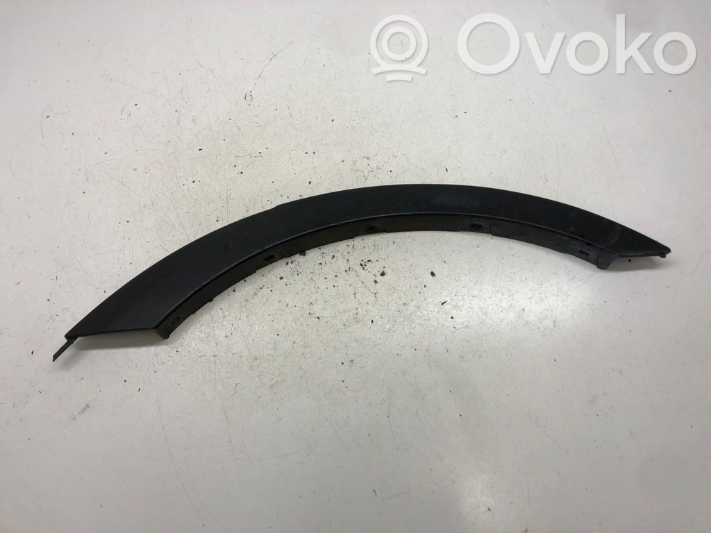 BMW X3 E83 Galinės arkos apdaila 