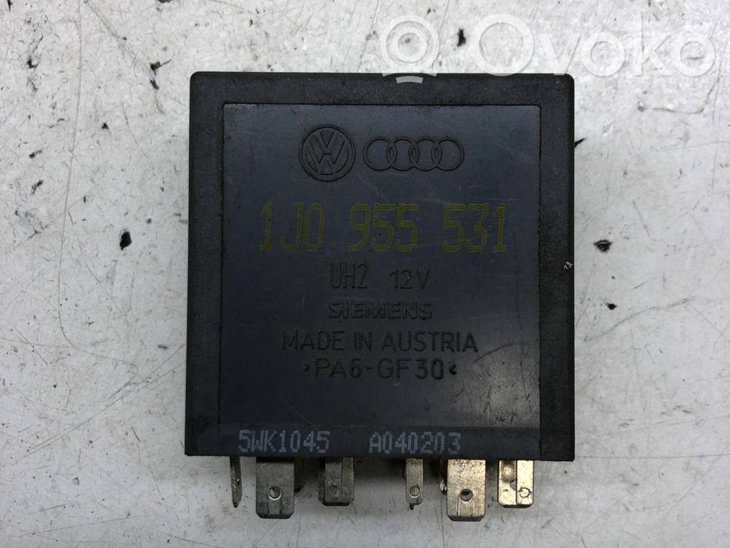 Volkswagen Golf IV Logu tīrītāju relejs 
