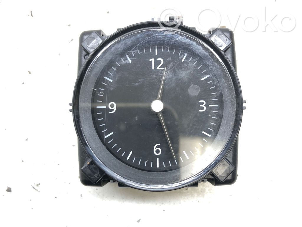 Volkswagen PASSAT B8 Clock 