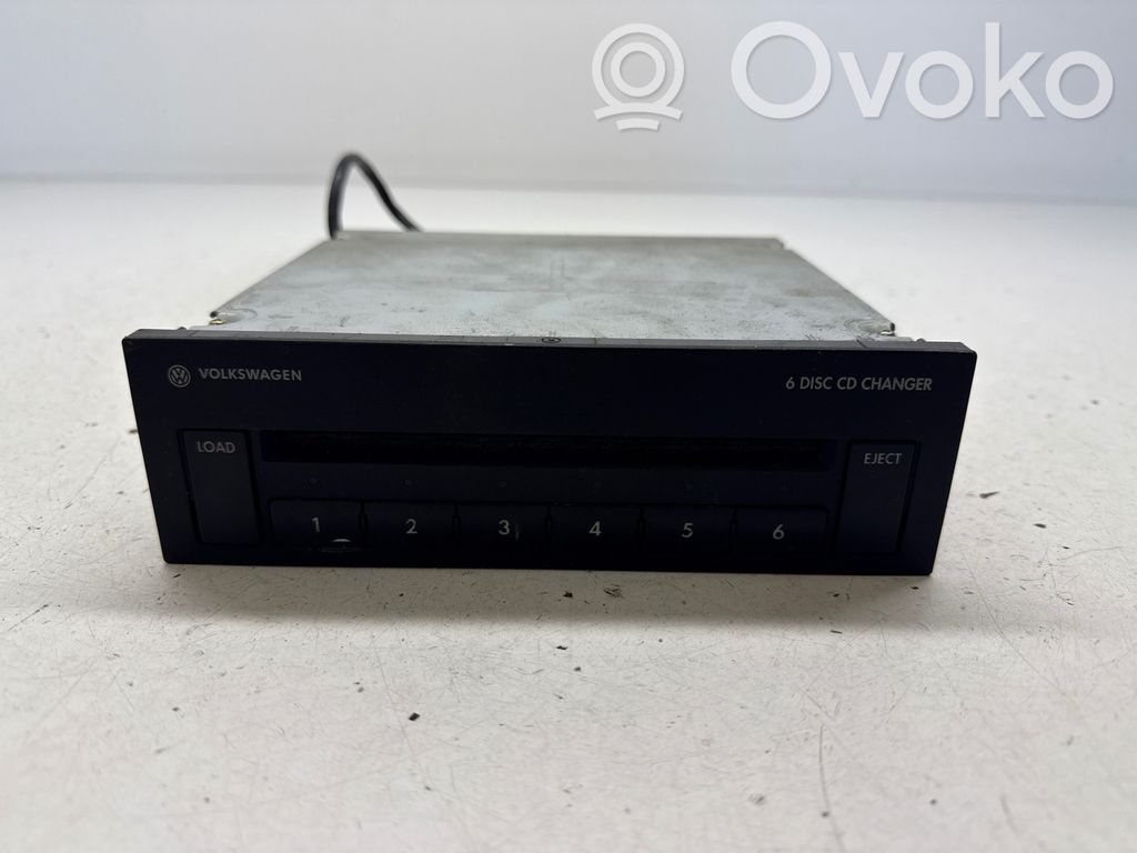 Volkswagen Golf IV CD/DVD changer 