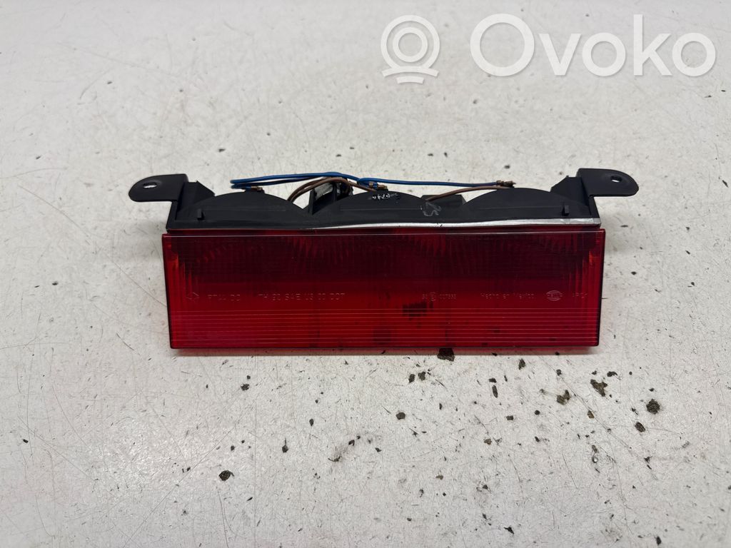 Chrysler PT Cruiser Third/center stoplight 