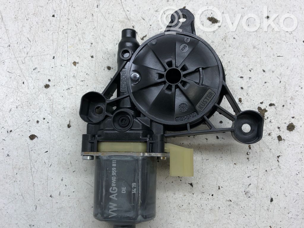 Audi A4 S4 B9 8W Silniczek podnoszenia szyby drzwi tylnych 