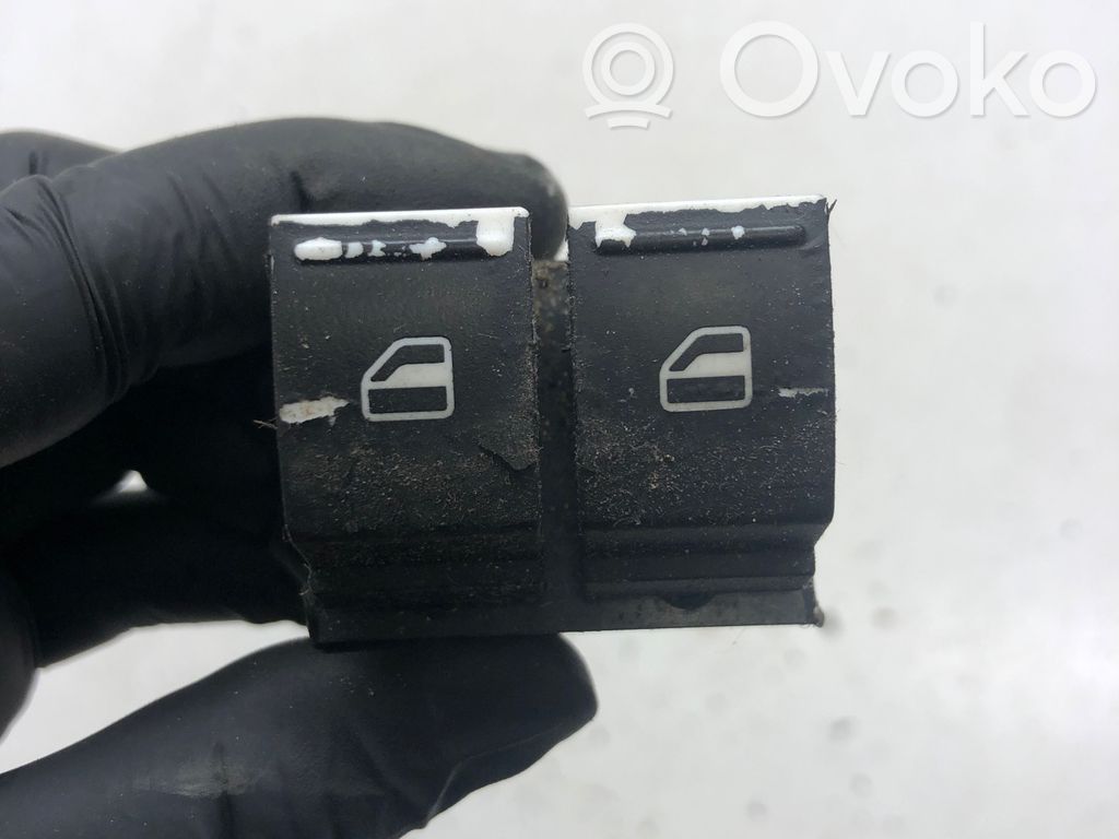 Volkswagen Golf V Electric window control switch 