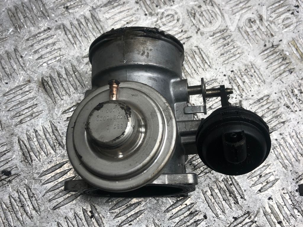 Volkswagen PASSAT B5.5 Zawór EGR 