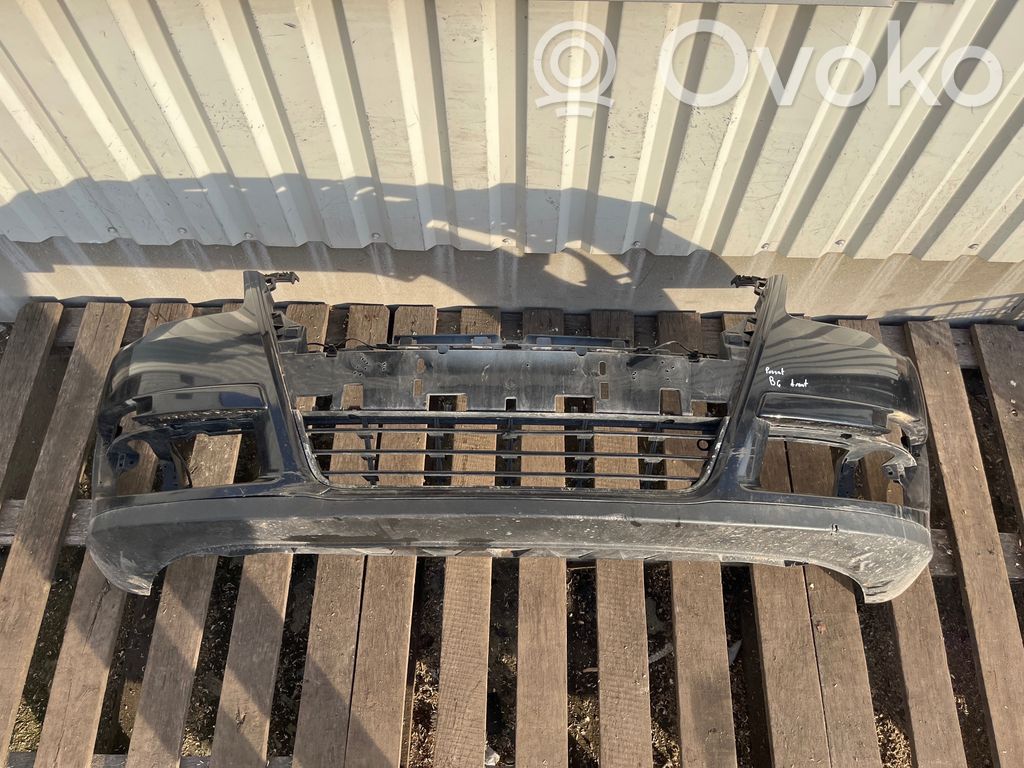 Volkswagen PASSAT B6 Parachoques delantero 