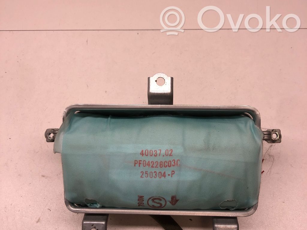 Toyota Corolla E120 E130 Keleivio oro pagalvė 