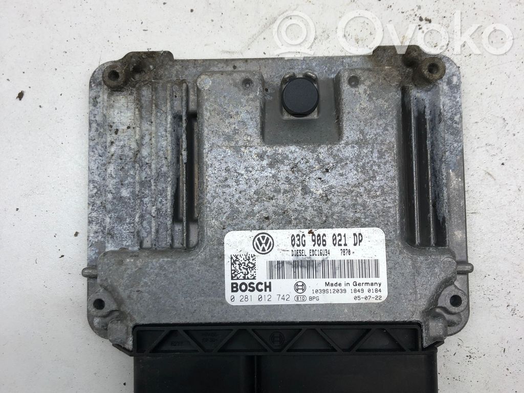 Volkswagen PASSAT B6 Sterownik / Moduł ECU 