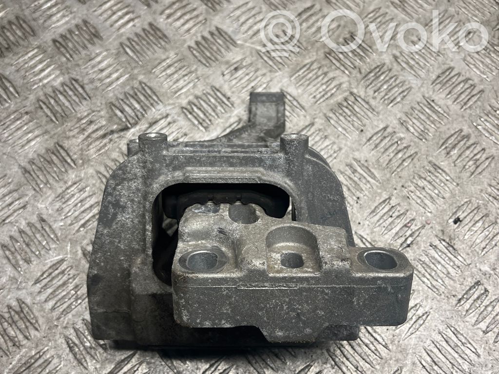 Audi A3 S3 8V Engine mount bracket 