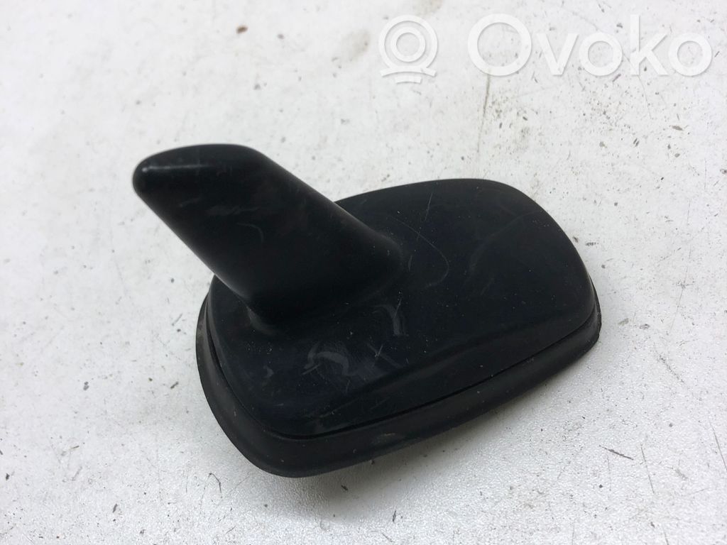 Volkswagen Golf VI GPS-pystyantenni 