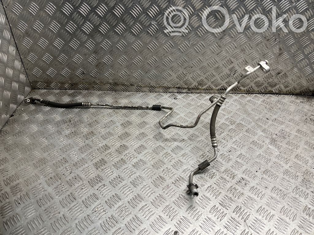BMW X3 F25 Ilmastointilaitteen putki (A/C) 