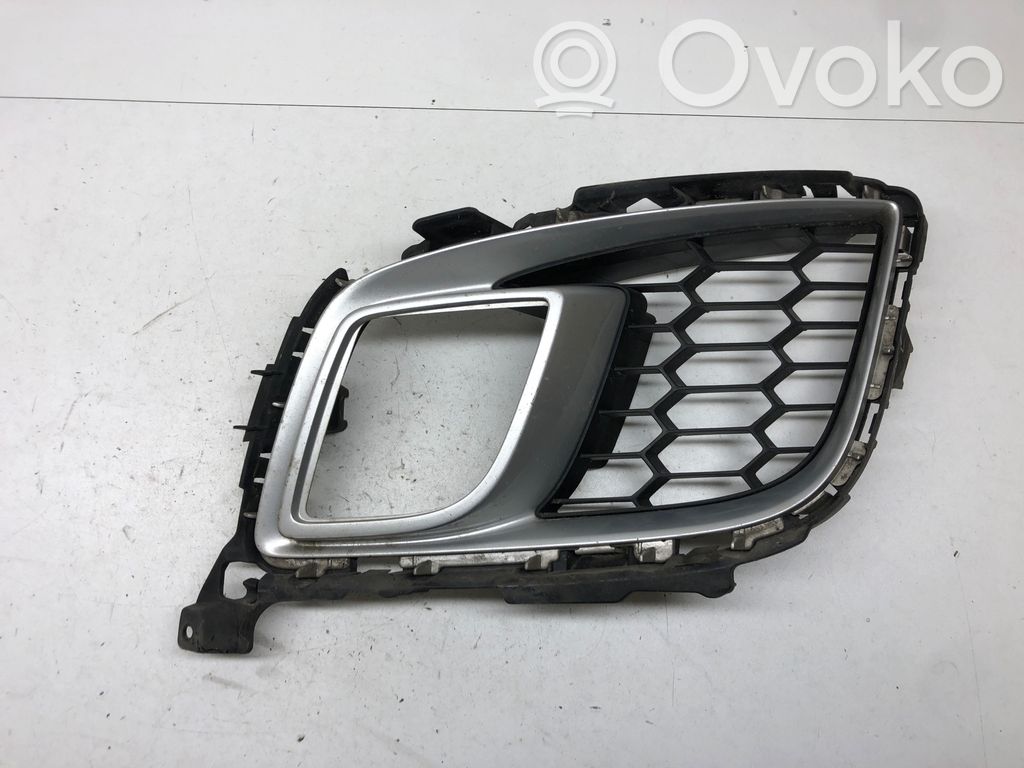 Mazda 6 Etusumuvalon ritilä 