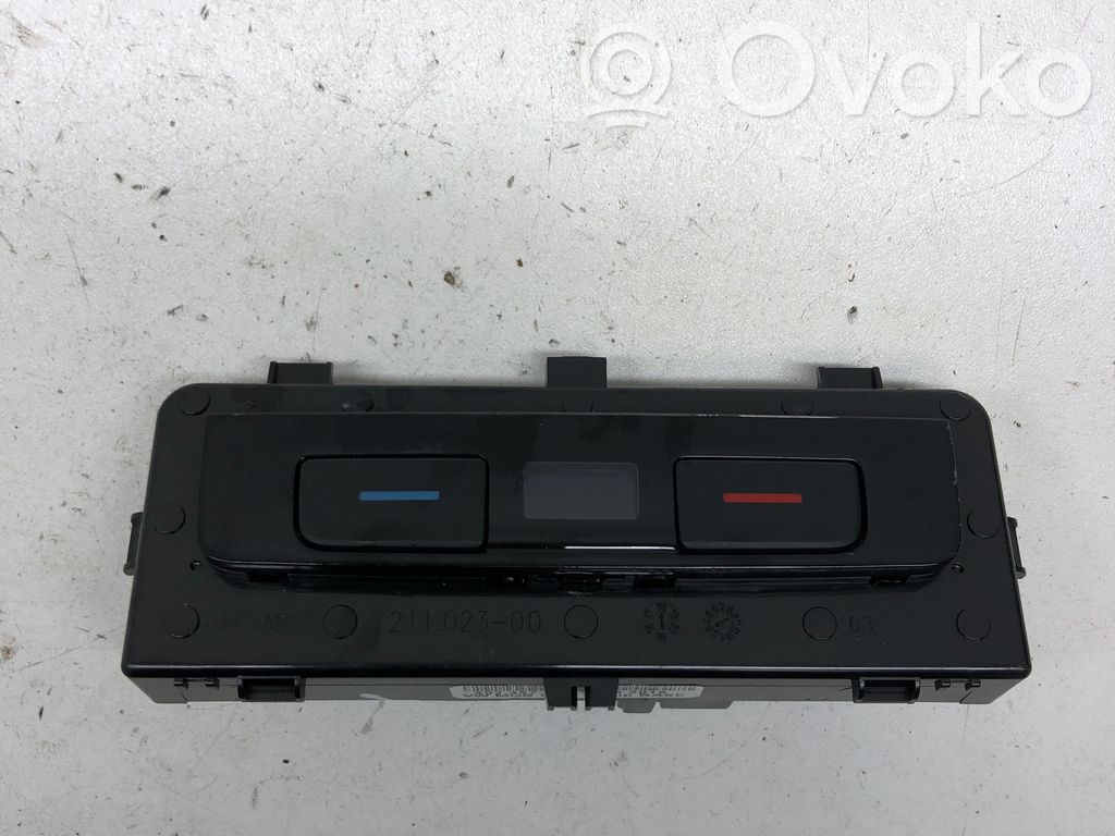 Volkswagen PASSAT B8 Unidad de control climatización 