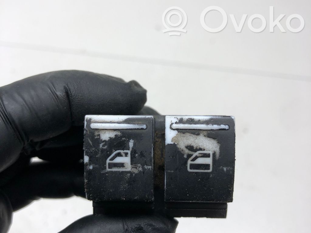 Volkswagen PASSAT B6 Electric window control switch 