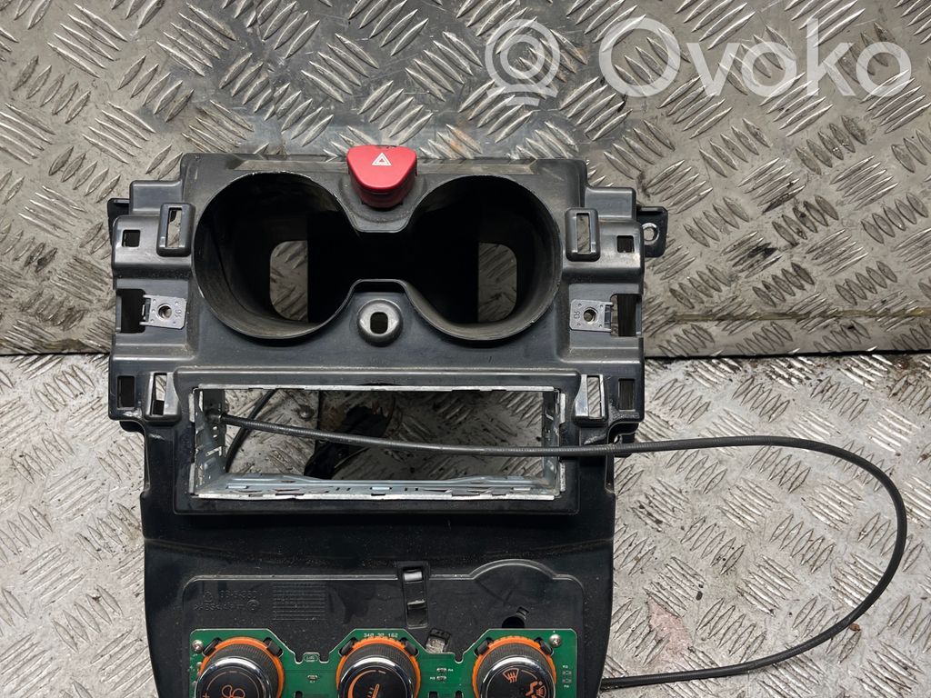 Climate control unit   086380