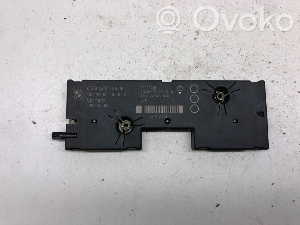 BMW 3 E90 E91 Antenas pastiprinātājs 