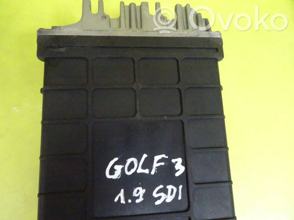 Volkswagen Golf III Engine control unit/module 