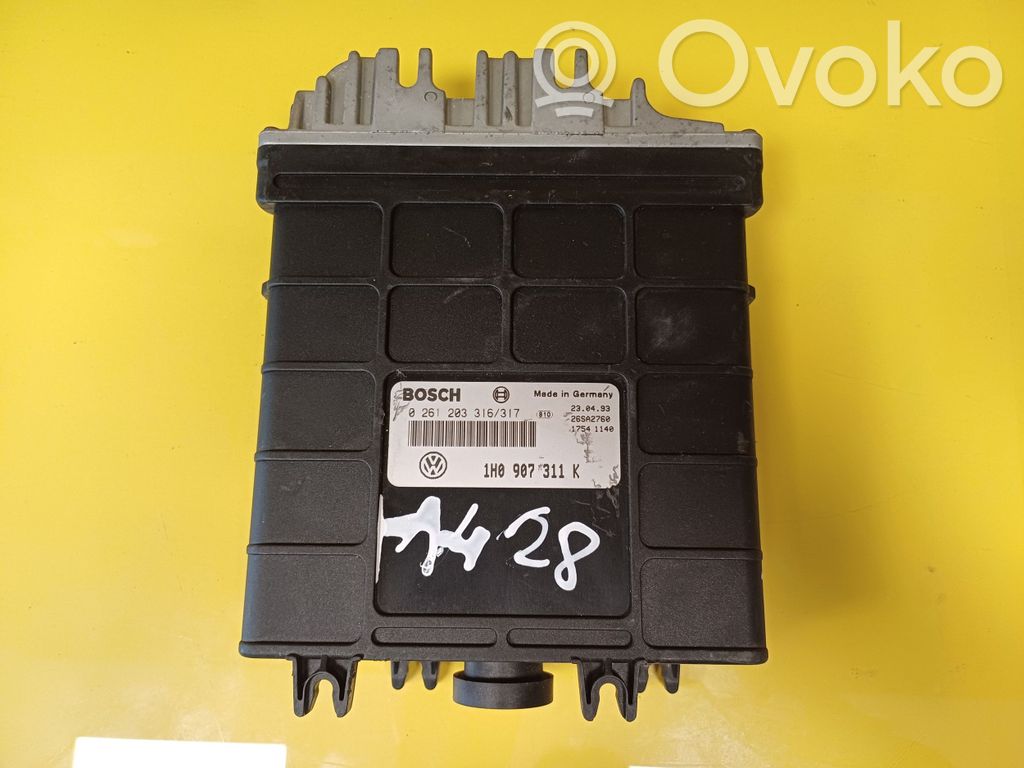 Volkswagen Golf III Engine control unit/module 