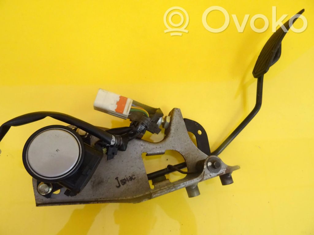 Mazda 626 Accelerator throttle pedal 