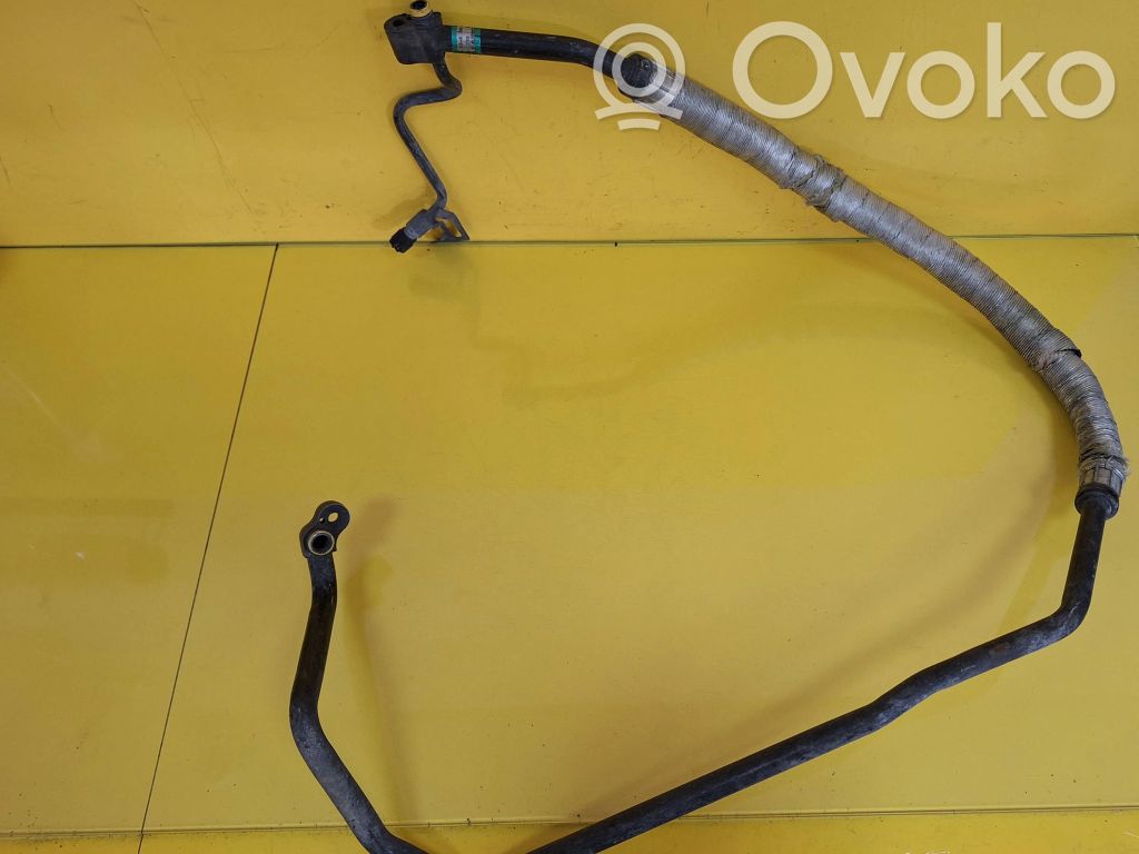 BMW 3 E46 Ilmastointilaitteen putki (A/C) 