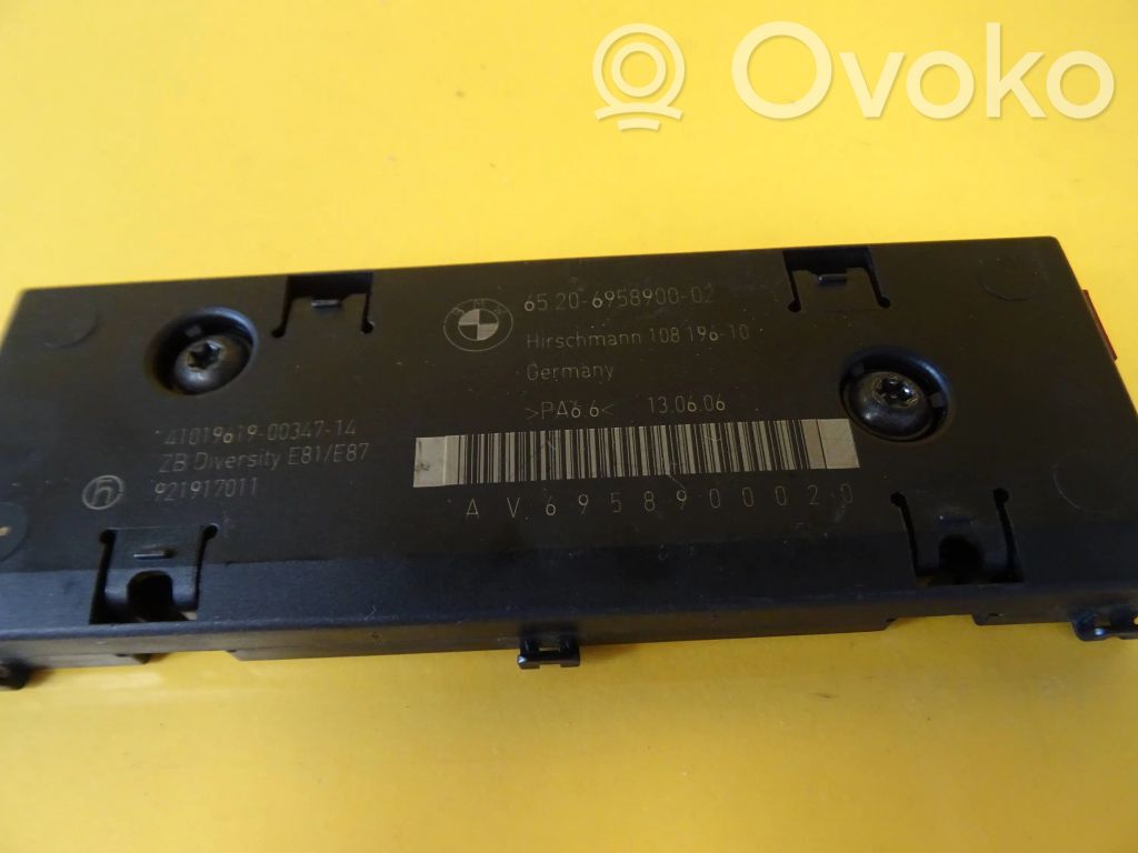 BMW 1 E81 E87 Antenos stiprintuvas 