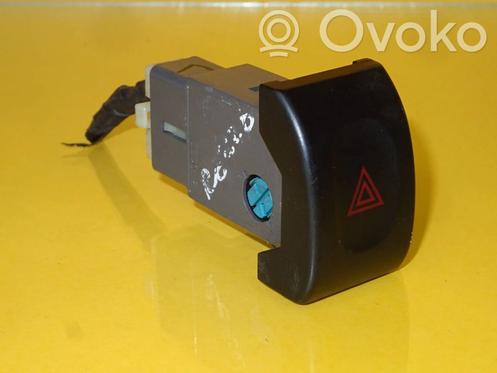 Chevrolet Rezzo Botón interruptor de luz de peligro 