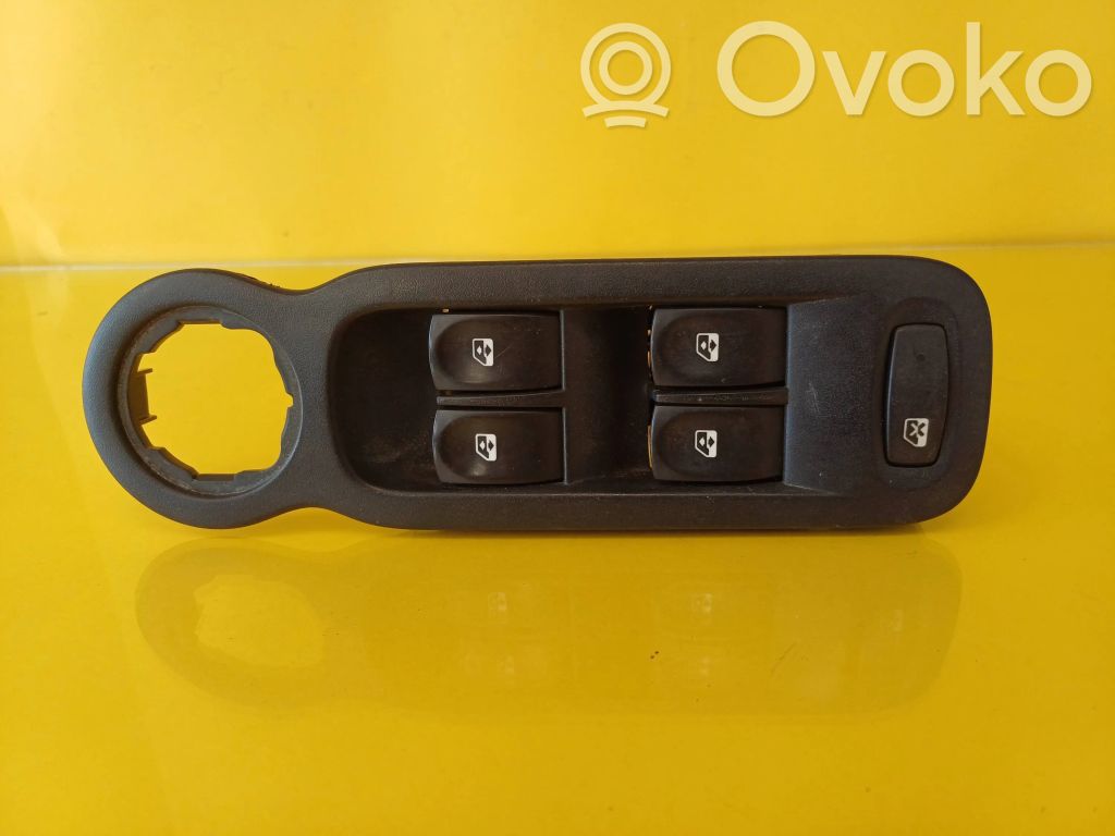 Renault Modus Electric window control switch 