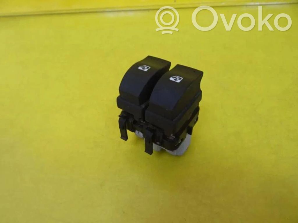 Renault Laguna II Electric window control switch 