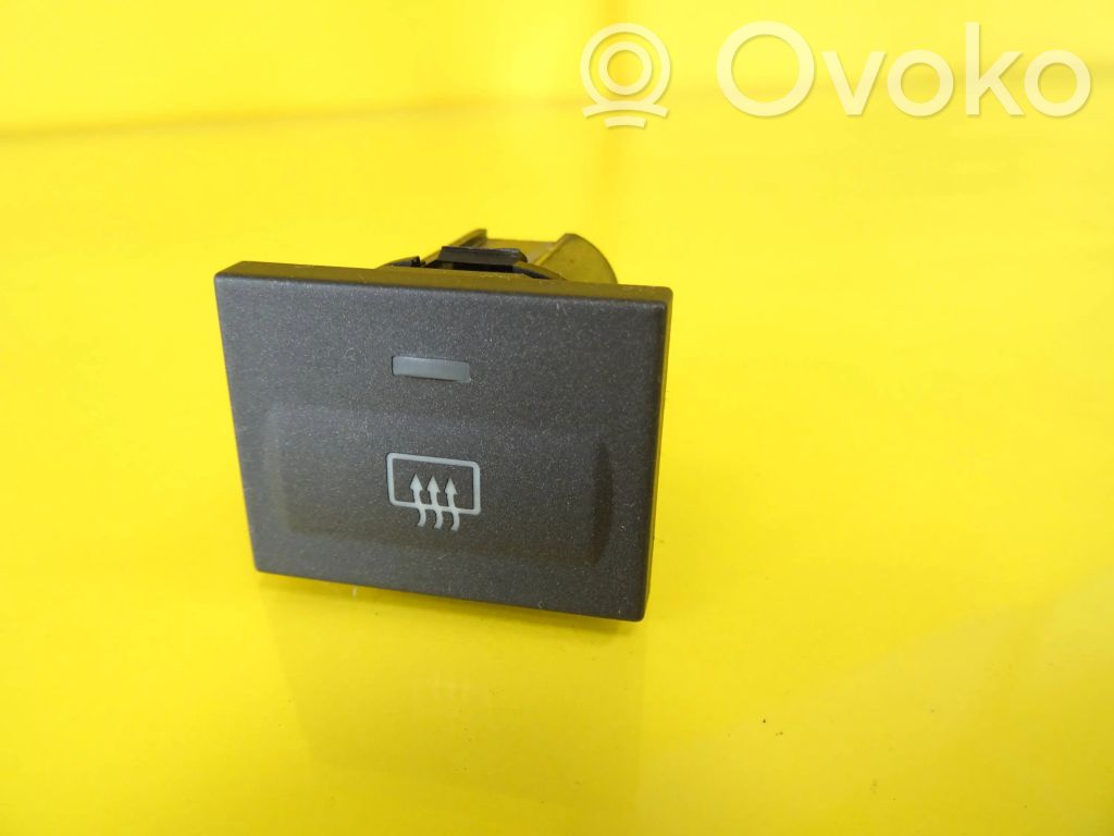 Ford Focus C-MAX Windscreen/window heater switch 