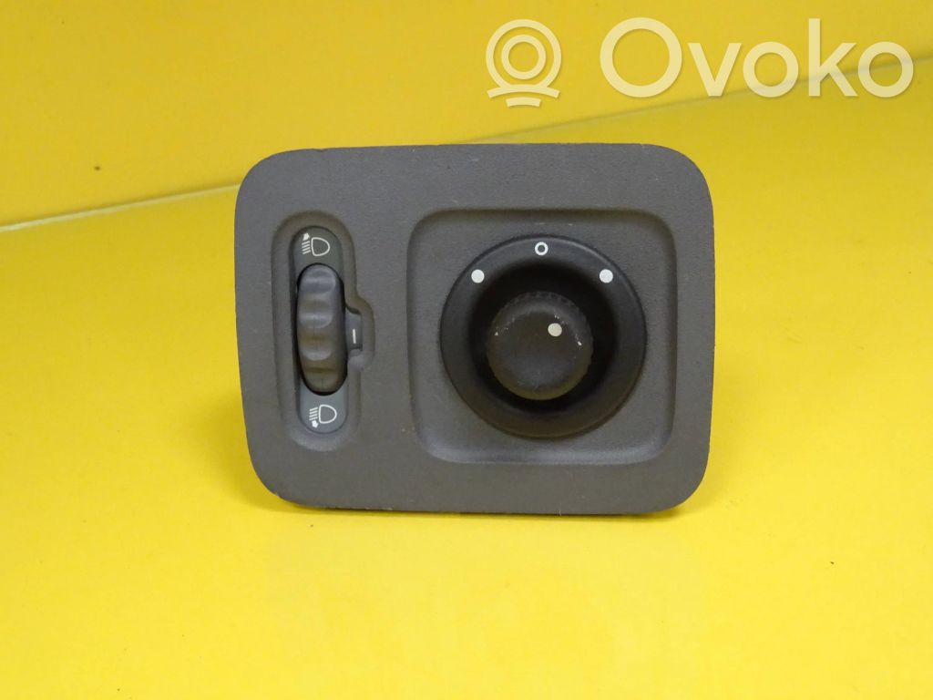 Renault Clio II Wing mirror switch 