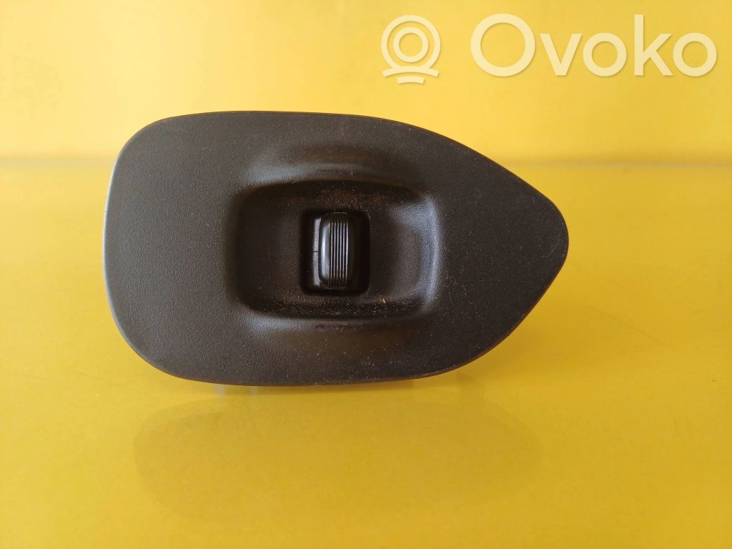 Subaru Legacy Electric window control switch 