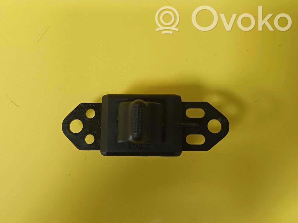 Electric window control switch   04685727AA