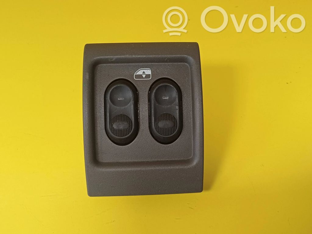 Electric window control switch   74677922,OUG381L8AA