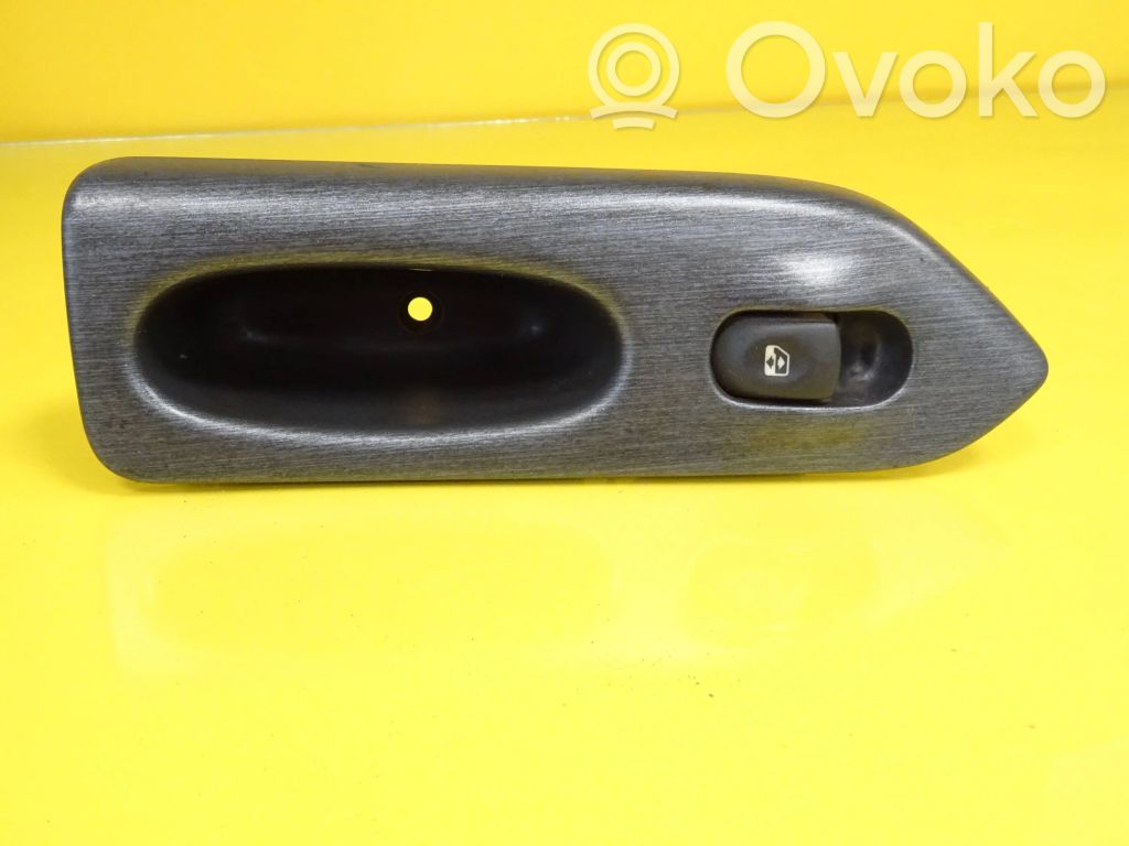 Renault Laguna I Electric window control switch 