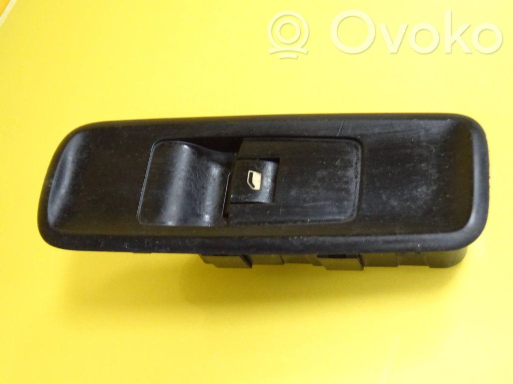Electric window control switch   14893750ZL