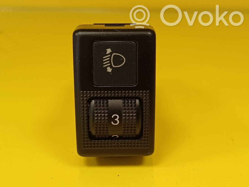 Headlight level height control switch   BL2L