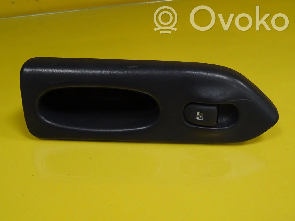 Renault Laguna I Electric window control switch 