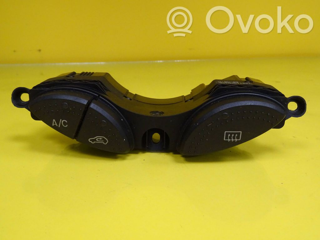 Windscreen/window heater switch   YS4T19A945BA