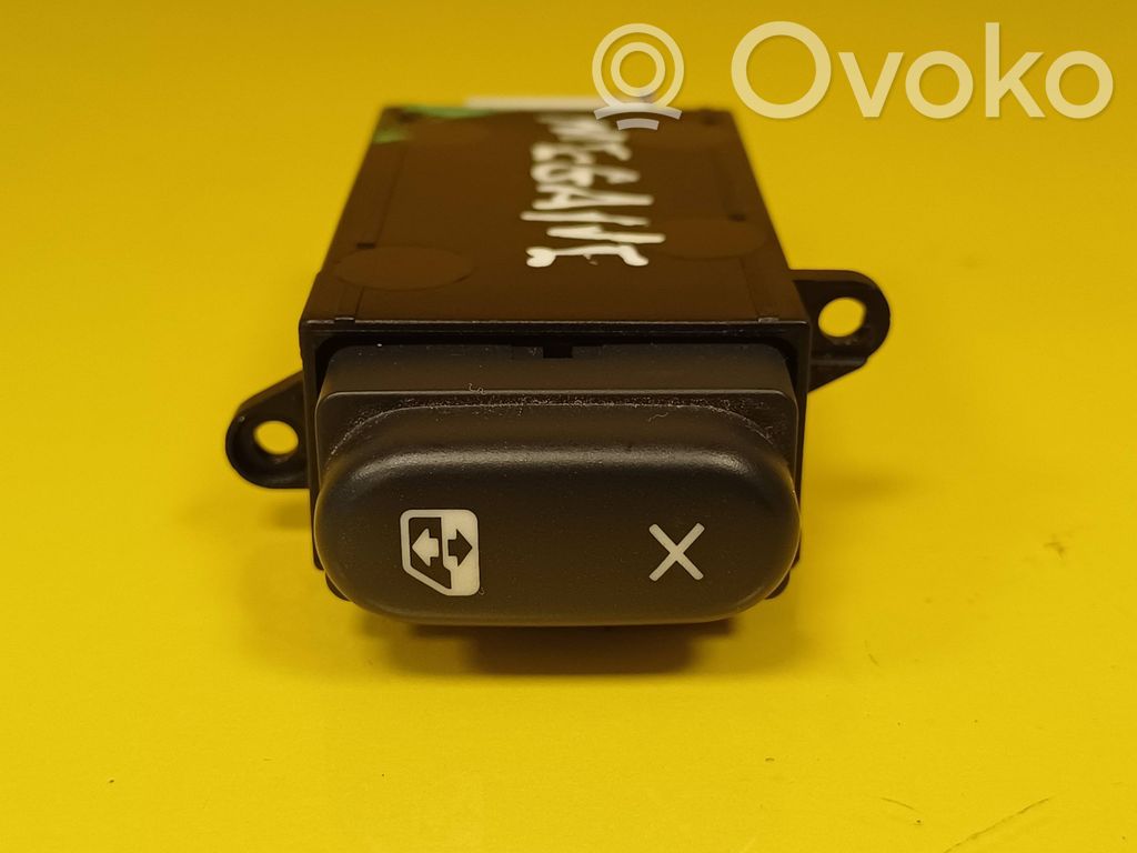 Renault Megane I Central locking switch button 