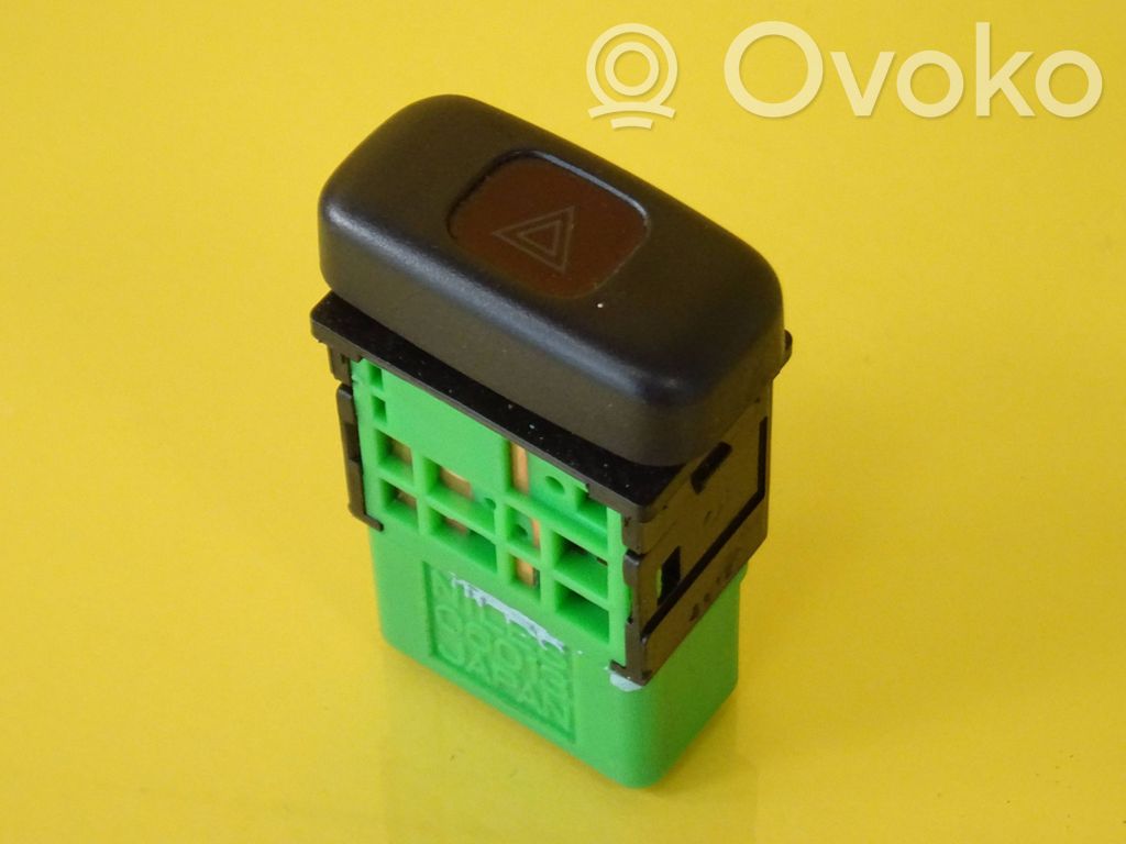 Mitsubishi Galant Botón interruptor de luz de peligro 