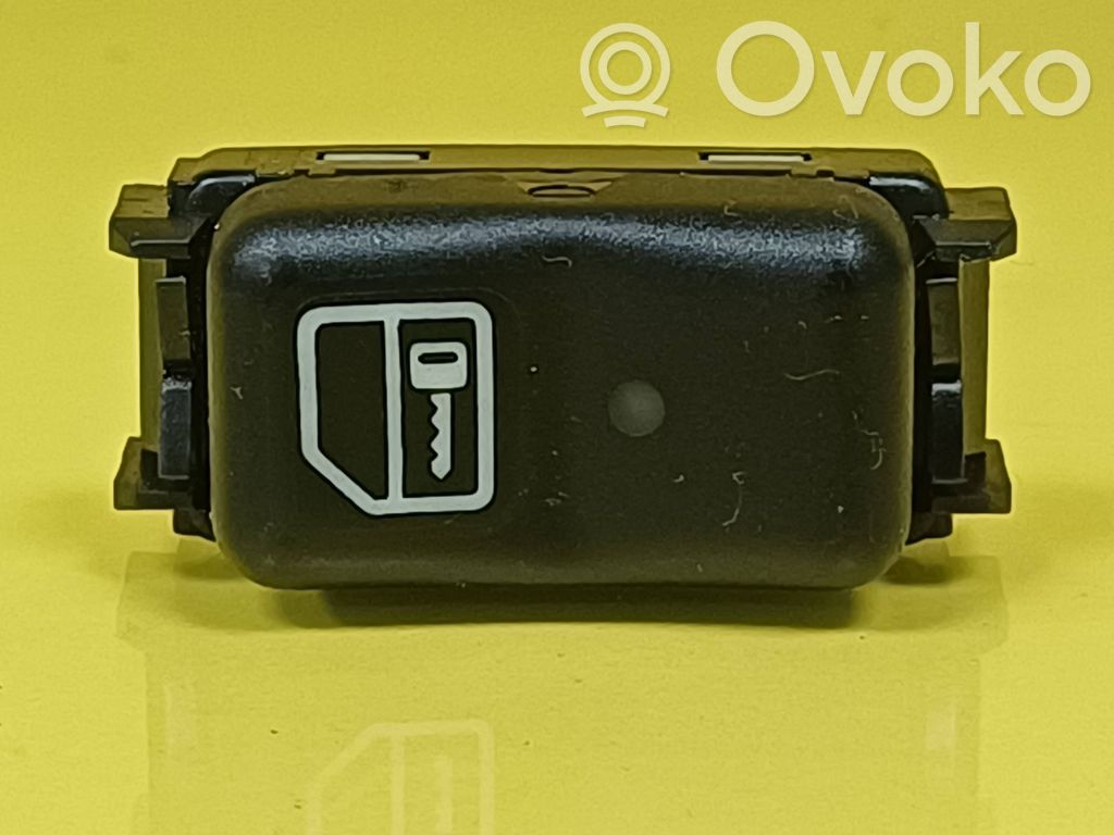 Mercedes-Benz C W202 Central locking switch button 