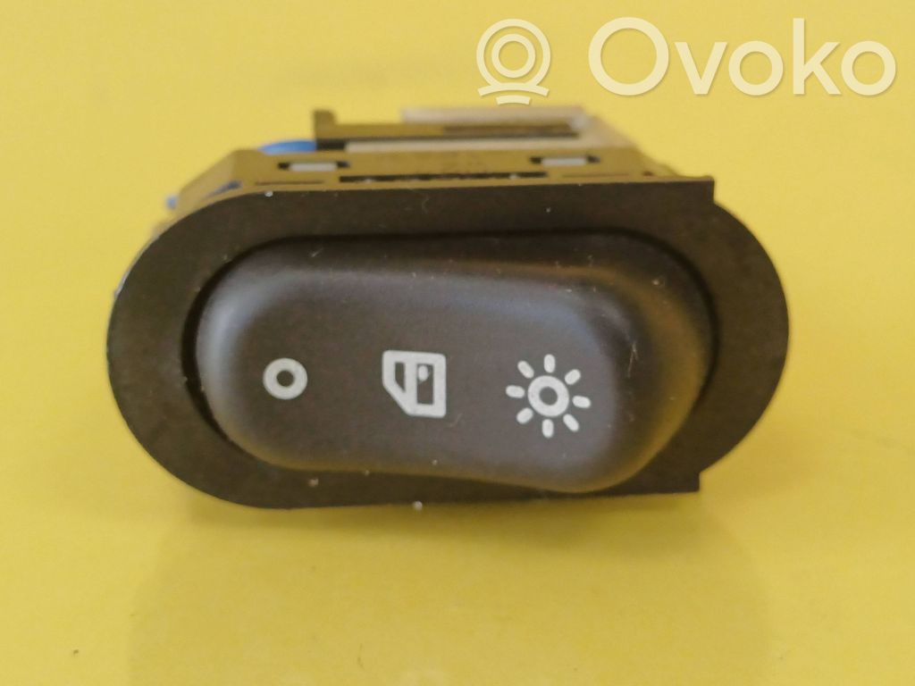 Interior lighting switch   4616058