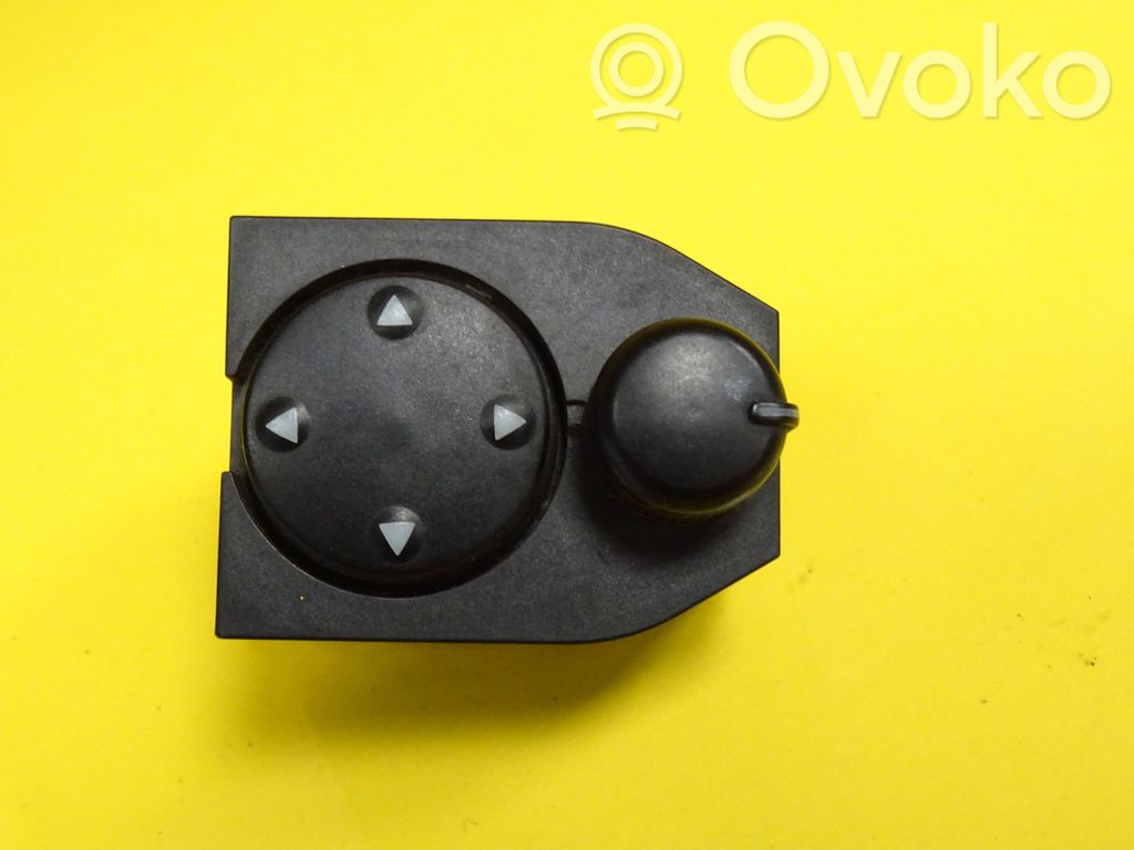 Audi A4 S4 B5 8D Wing mirror switch 