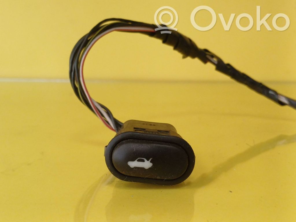 Ford Fiesta Tailgate opening switch 