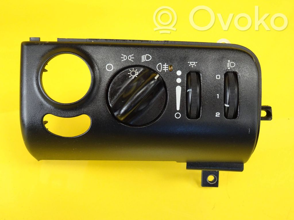 Light switch   9575541G