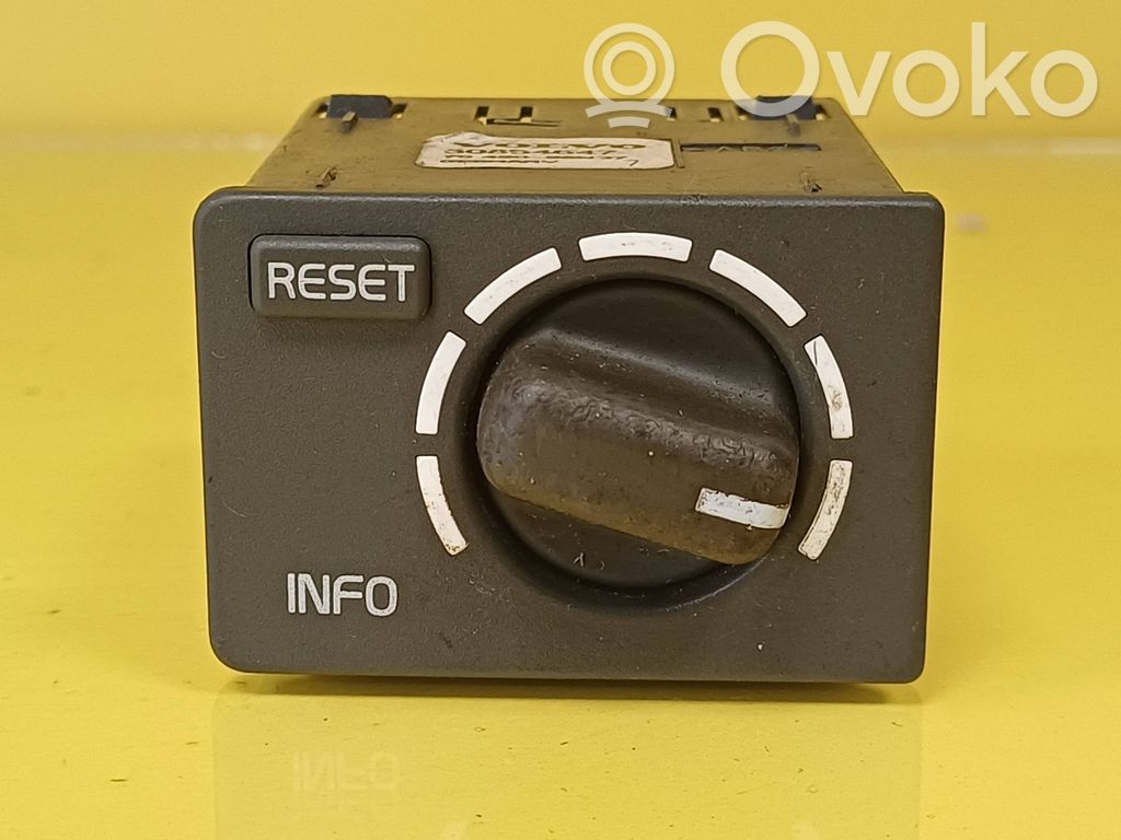 Volvo S40, V40 On-board computer control switch 