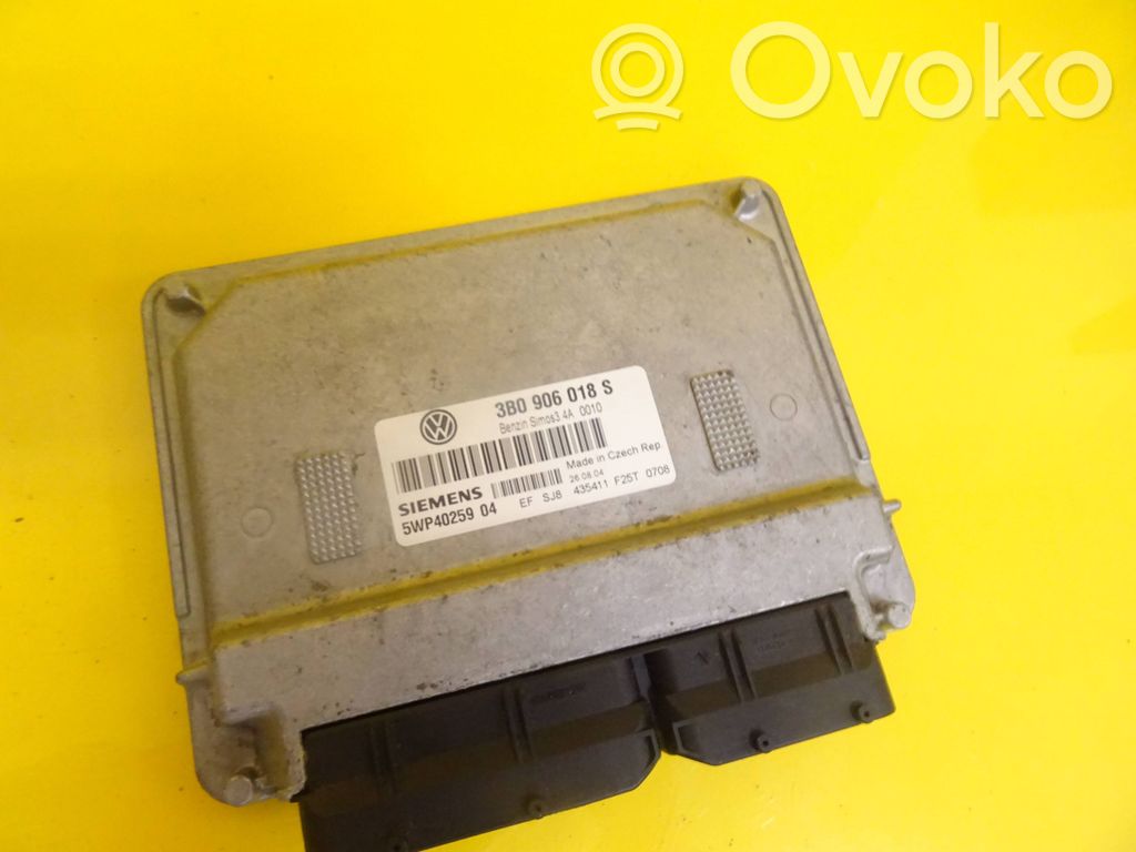 Volkswagen PASSAT B5 Engine control unit/module 