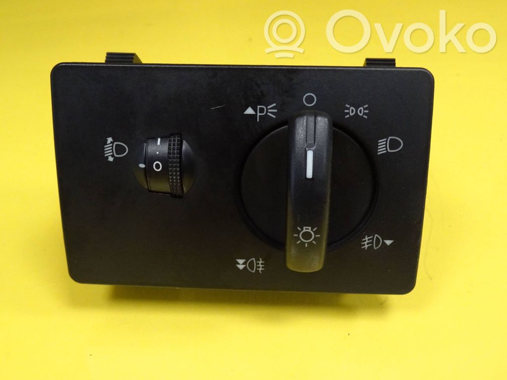 Lichtschalter   7M5T13A024MA