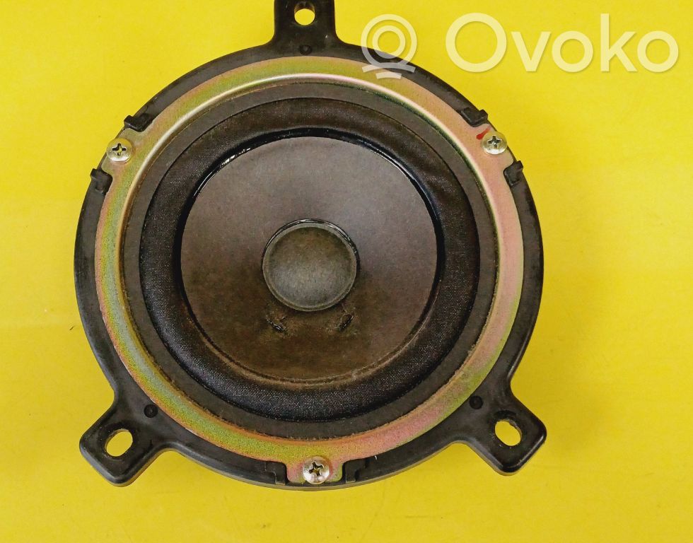 Takaoven kaiutin   4616934